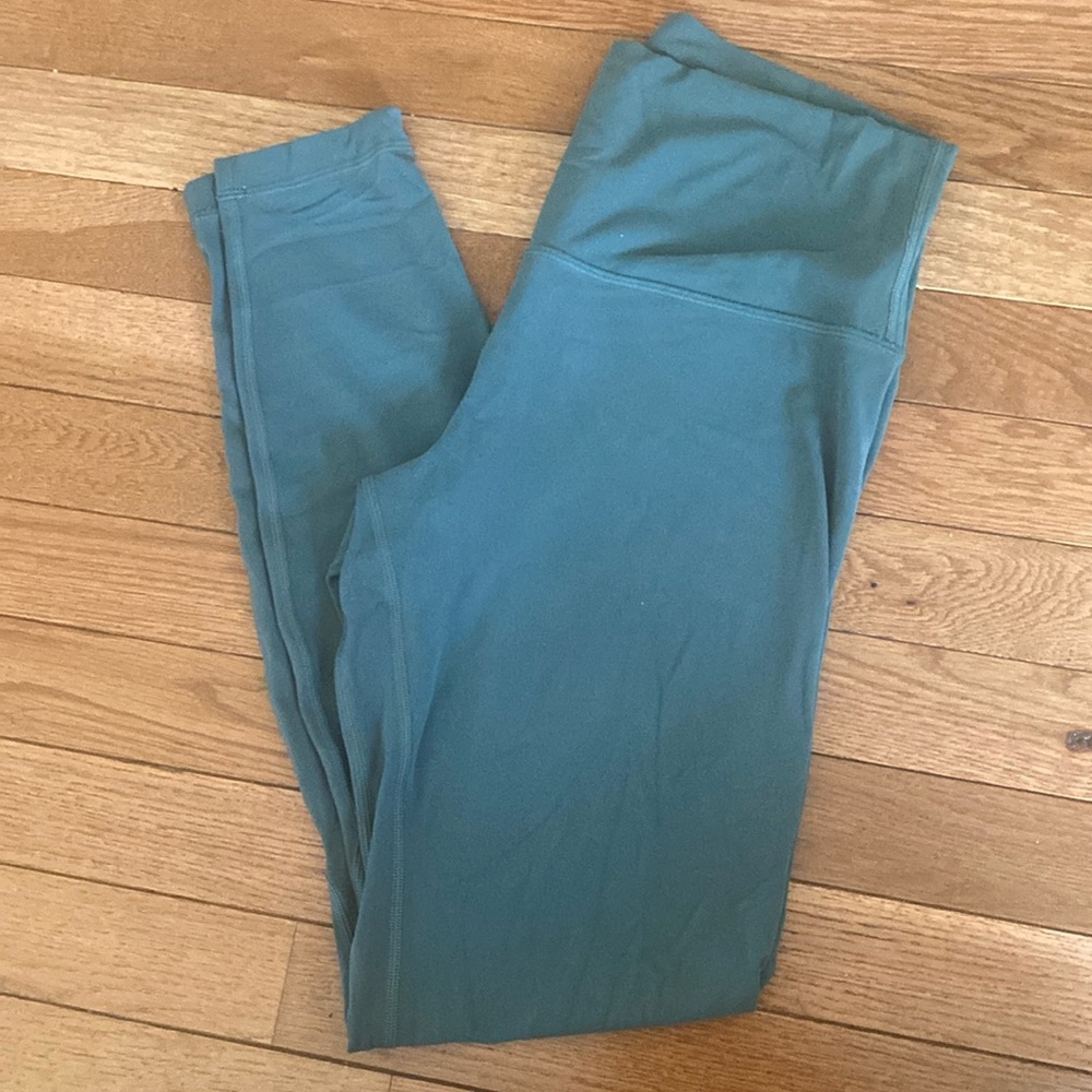 Lululemon Size 10 - Green
